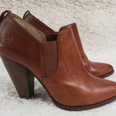 Cognac booties