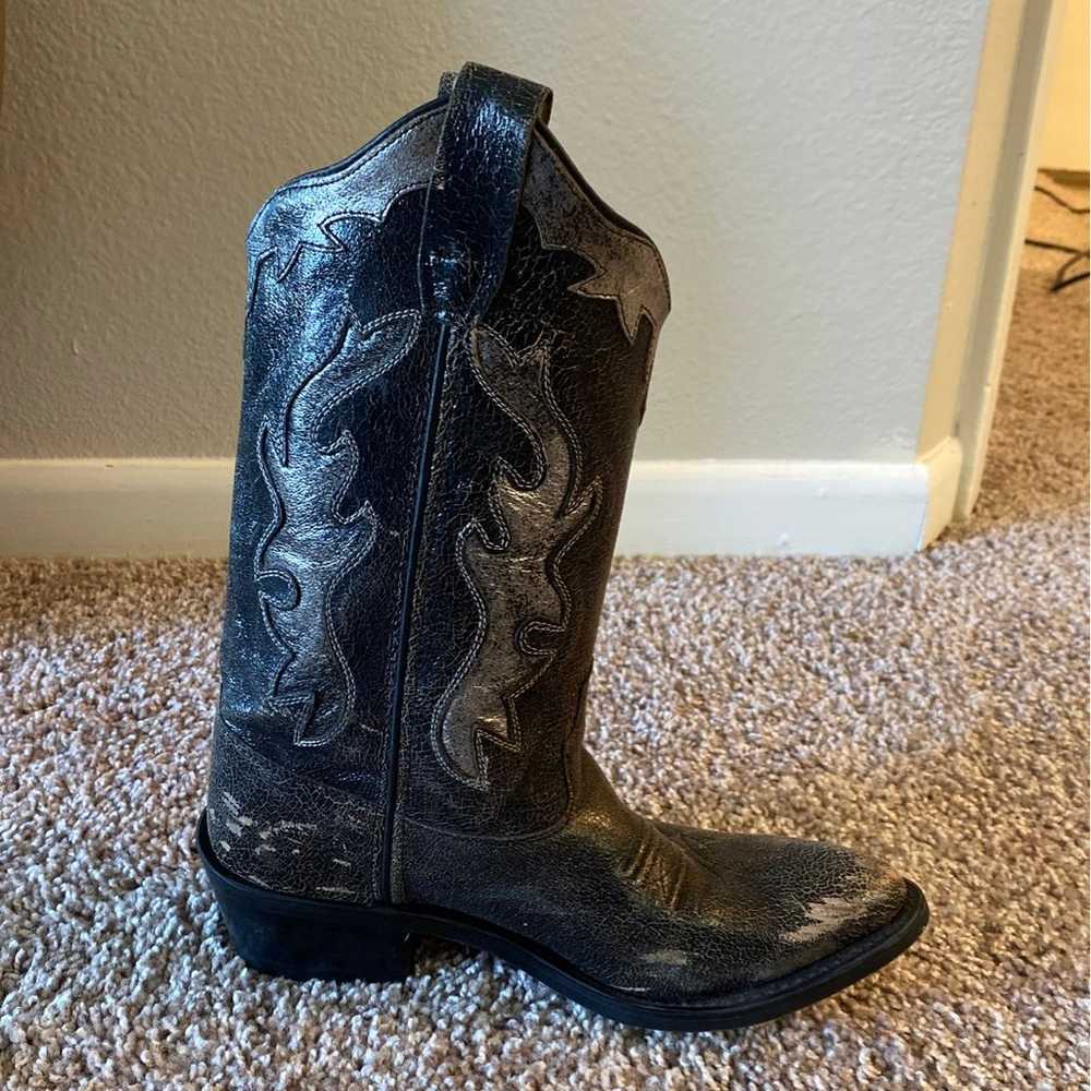 Women's size 6.5 black & silver Genuine Leather C… - image 2