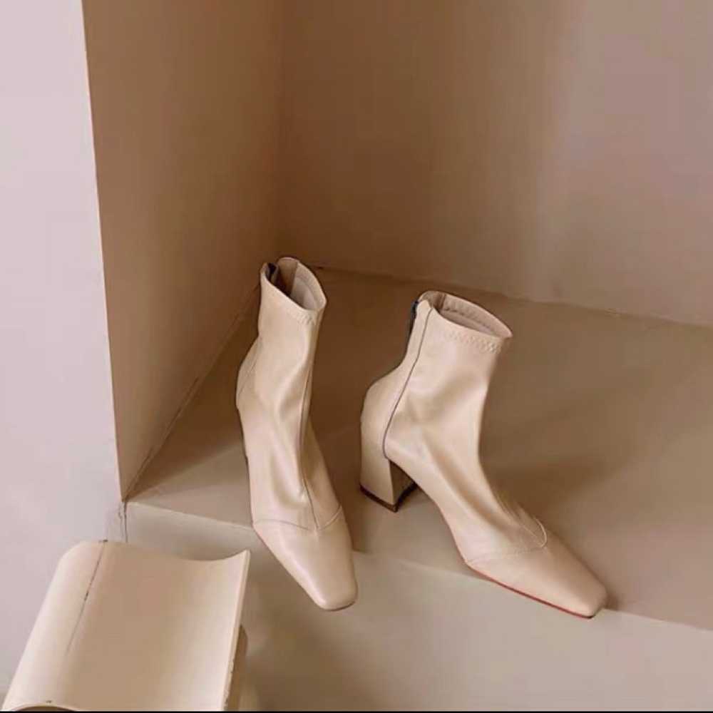 NEW! Womens Boots (White/Cream) US Size 7 - image 1
