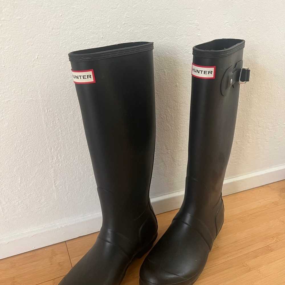 Hunter rain boots size 7 - image 2