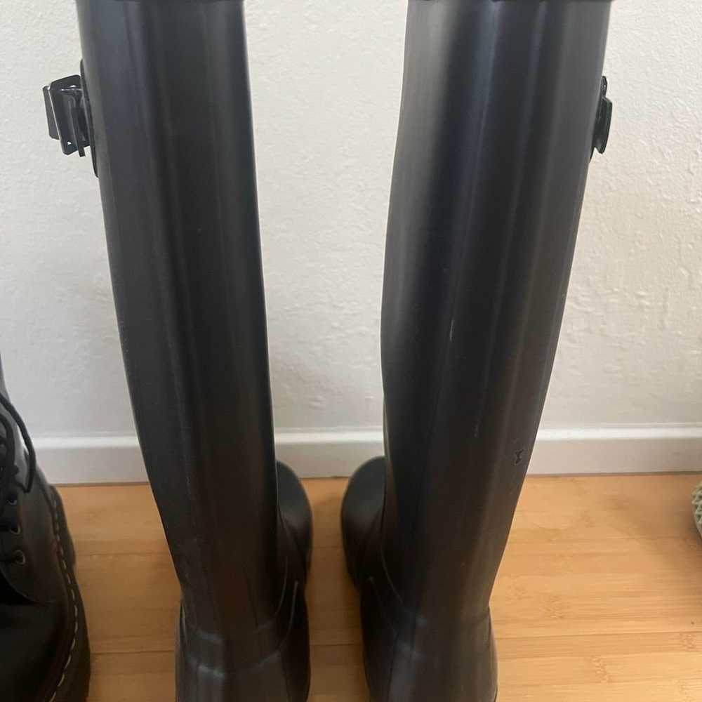 Hunter rain boots size 7 - image 4