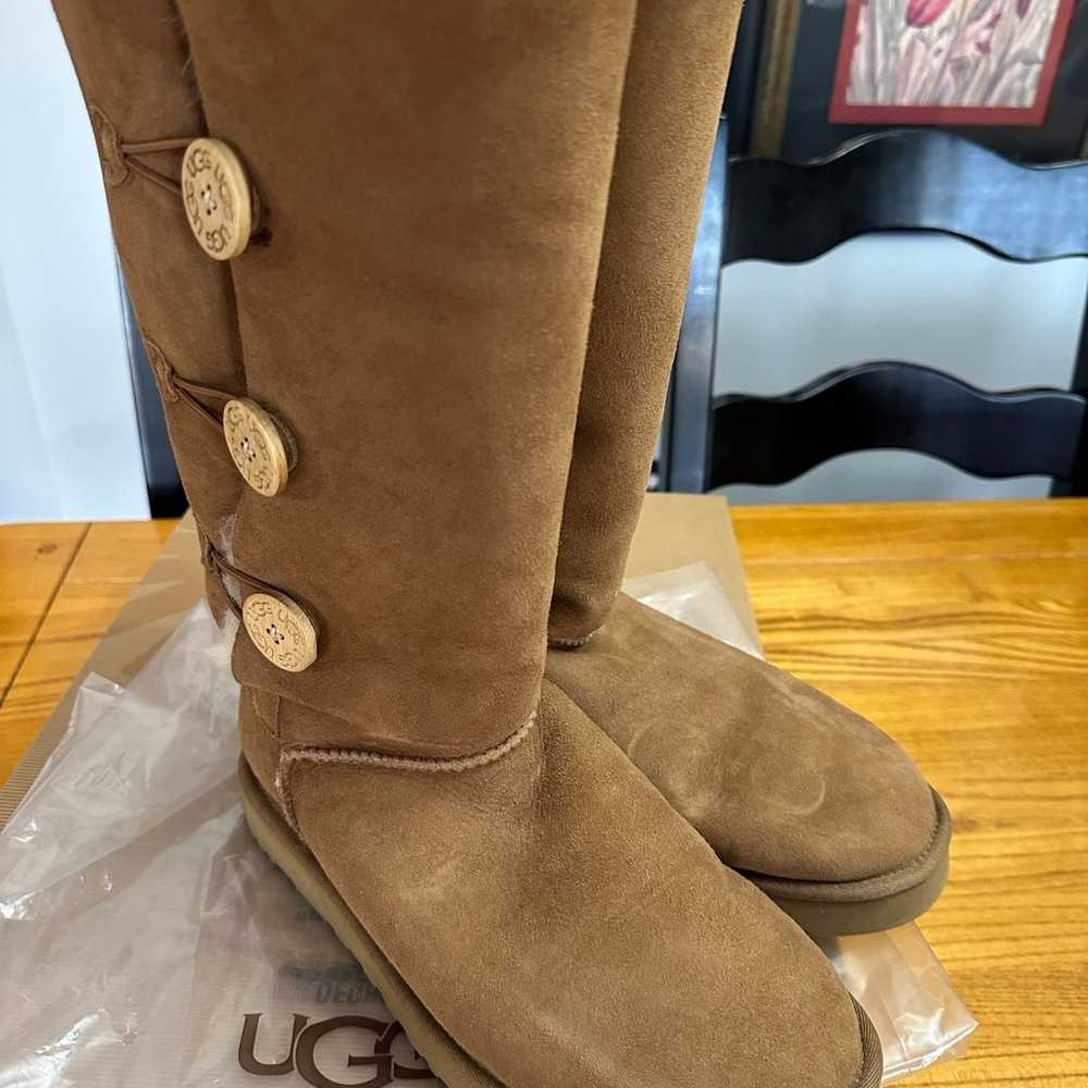 Ladies UGG Bailey Button Triplet 1873 Chestnut Bo… - image 4