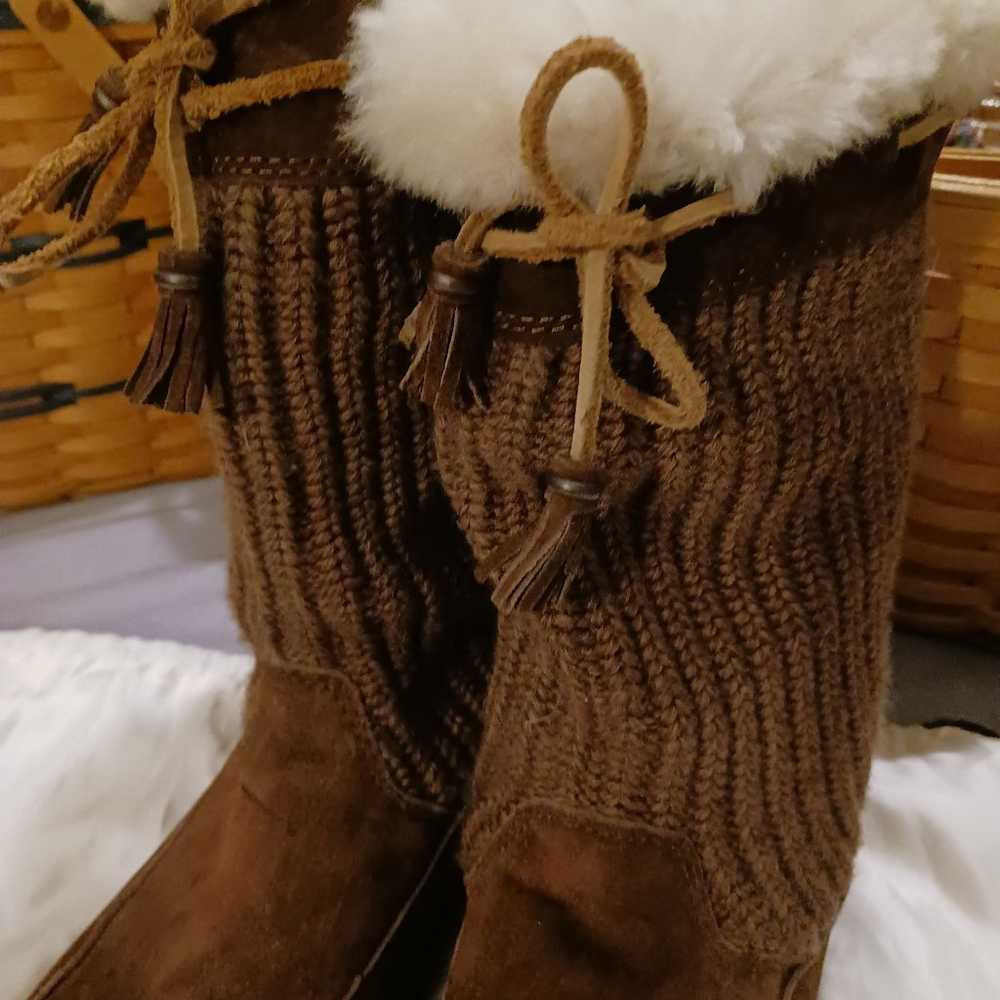 Like-New UGG Boots Sz 6 - image 4