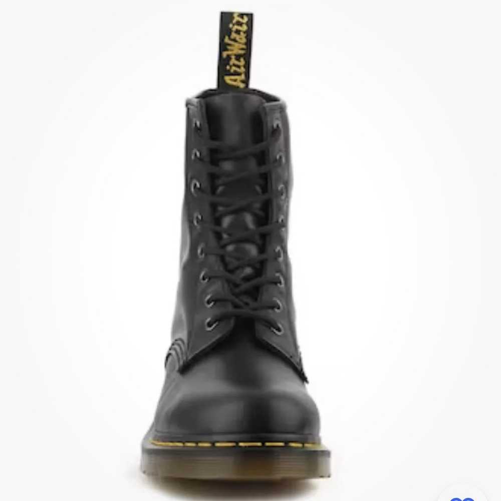 Dr. Martens Women’s Sz Women's 6  1460 8 Eye  Lea… - image 2