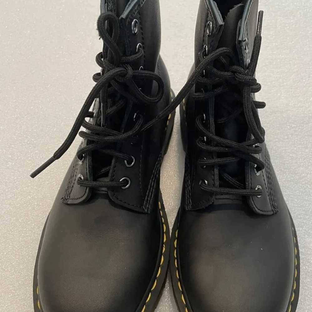 Dr. Martens Women’s Sz Women's 6  1460 8 Eye  Lea… - image 7