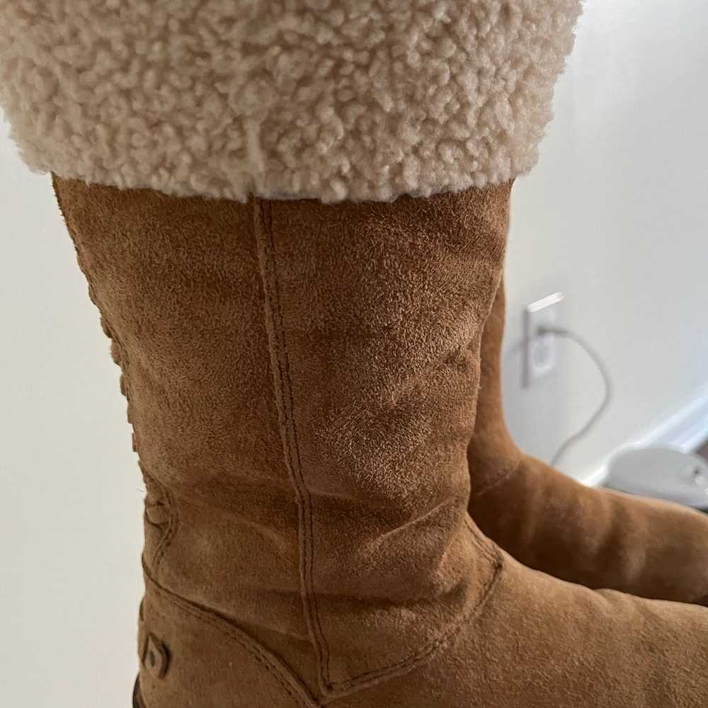 Women’s Ugg Winter Boots Size US 6 almost new! - image 2