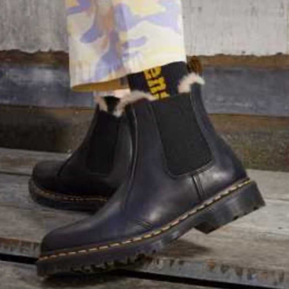 Dr Martens chelsea boots in black size 7 - image 1