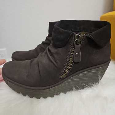 Fly London size 40  Booties Chocolate/Olive!!