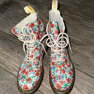 Dr Martens Pascal floral boots sz7