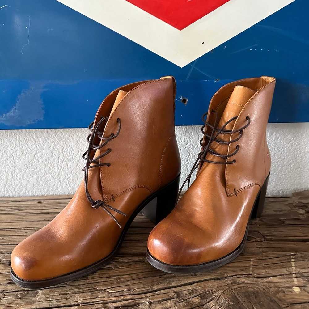 Frye Kendall Chukka Boots Light Brown Lace Up Hee… - image 1