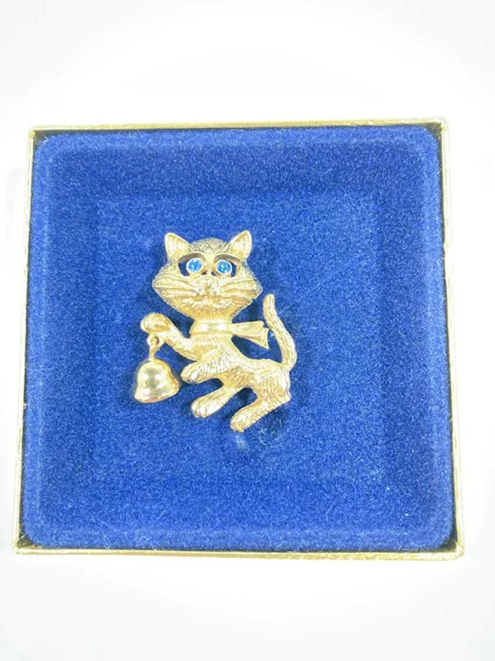 Avon Frisky Kitty Pin with Dangle Bell  Mint in O… - image 7