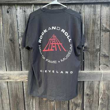 Vintage 90s rock hall - Gem
