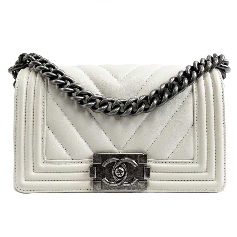 Chanel CHANEL Boy Flap Chevron Quilted White Shou… - image 1