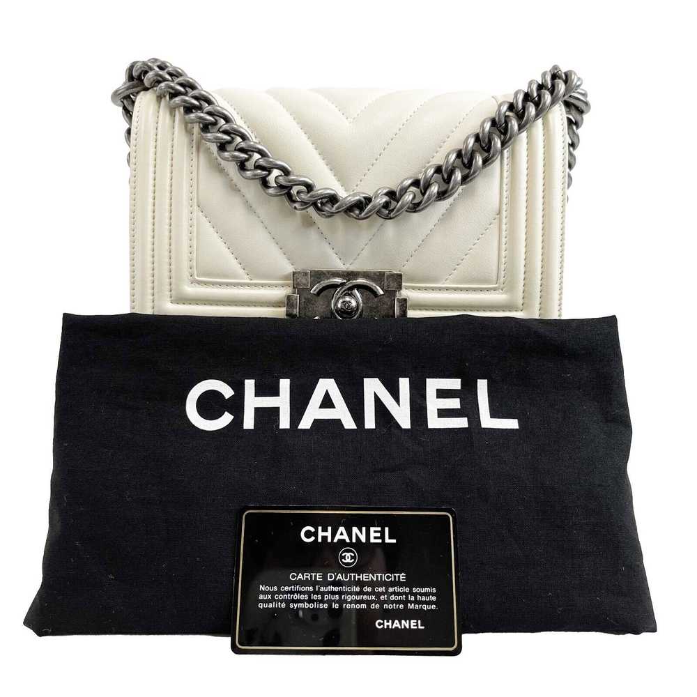 Chanel CHANEL Boy Flap Chevron Quilted White Shou… - image 2