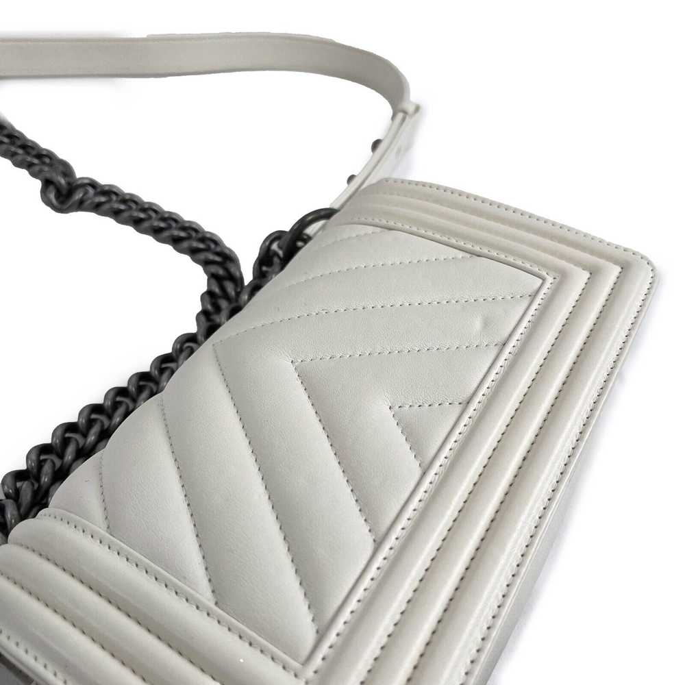 Chanel CHANEL Boy Flap Chevron Quilted White Shou… - image 5