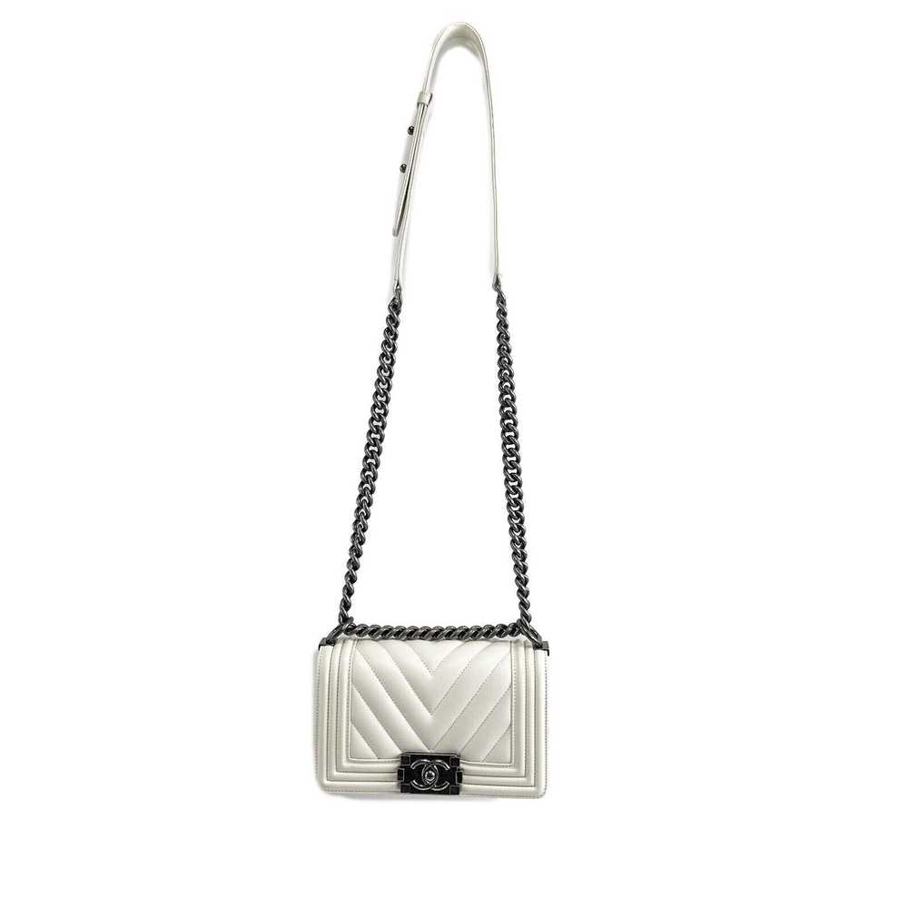 Chanel CHANEL Boy Flap Chevron Quilted White Shou… - image 6