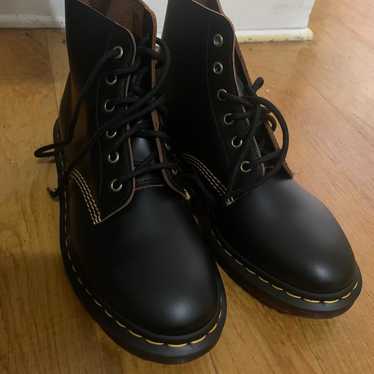 Dr. Martens 101 Yellow Stitch Black boots