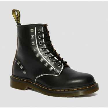 Dr. Marten Black Leather 1460 STUD Lace up Boots … - image 1