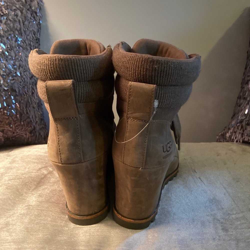 NWOB UGG Kriston Waterproof Bootie TAUPE 9 - image 5