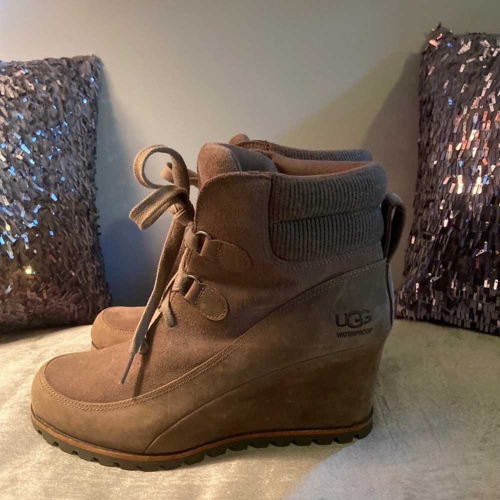 NWOB UGG Kriston Waterproof Bootie TAUPE 9 - image 6