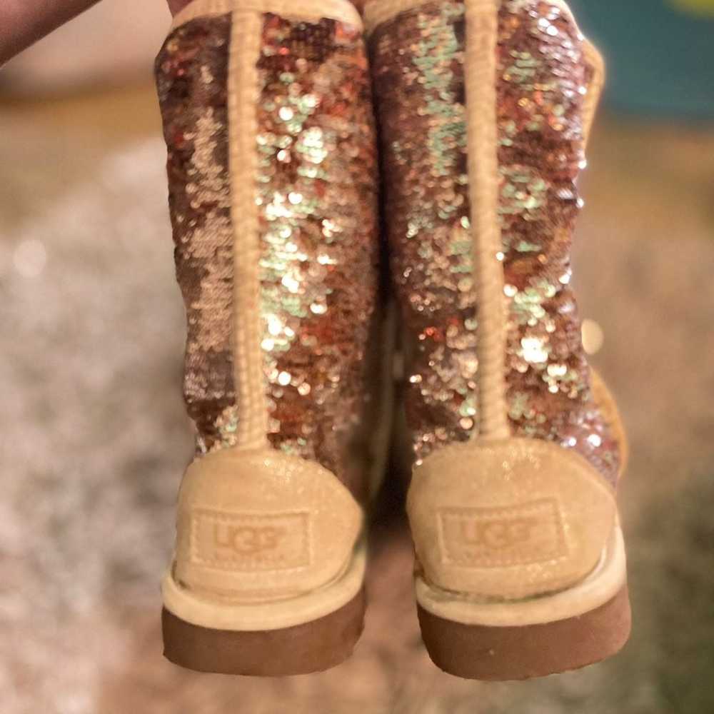 Ugg size 5 - image 1