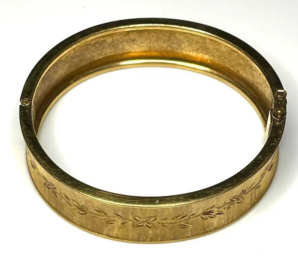 Vintage Floral Etched Gold Hinged Bracelet - image 3