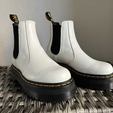 Dr Martens 2976 Smooth Leather Chelsea Platform - image 1