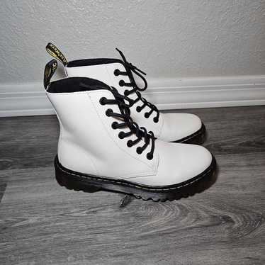 Womans Dr. Martens White lace up boots Size 8 woma