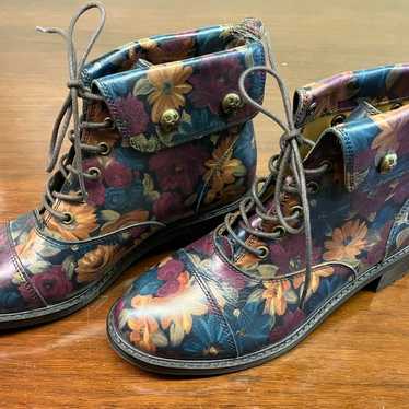 Women’s 8M Patricia Nash floral ankle boots, new!!