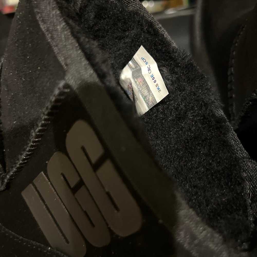 WMNS) UGG Classic Mini UGG Rubber Logo 'Black' 11… - image 6