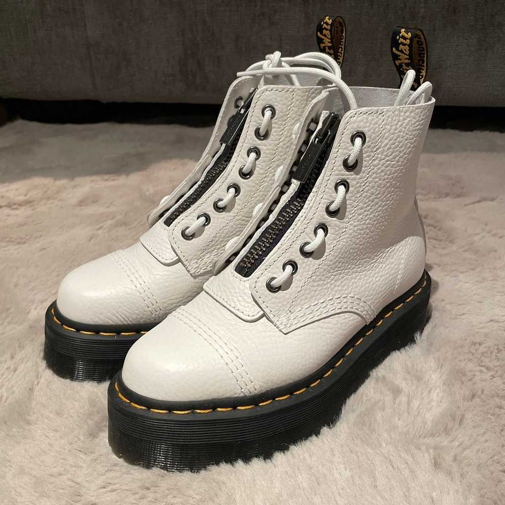 Dr Martens Sinclair Boots In White sz 6 - image 2