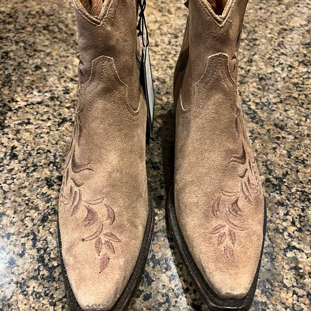 Lucchese Cowboy Sz 7.5 Tan Etched Vamp Suede Boot… - image 3