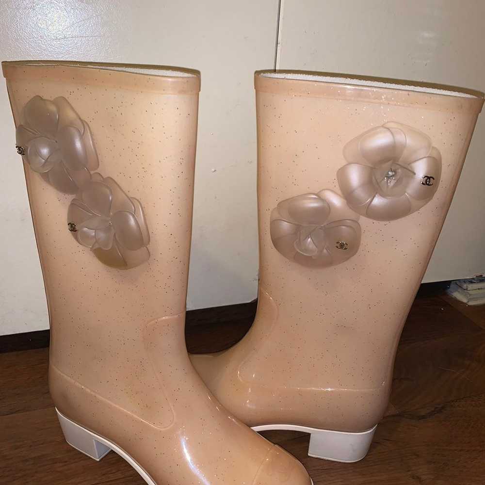 CHANEL CAMILLIA RAIN BOOTS - image 5