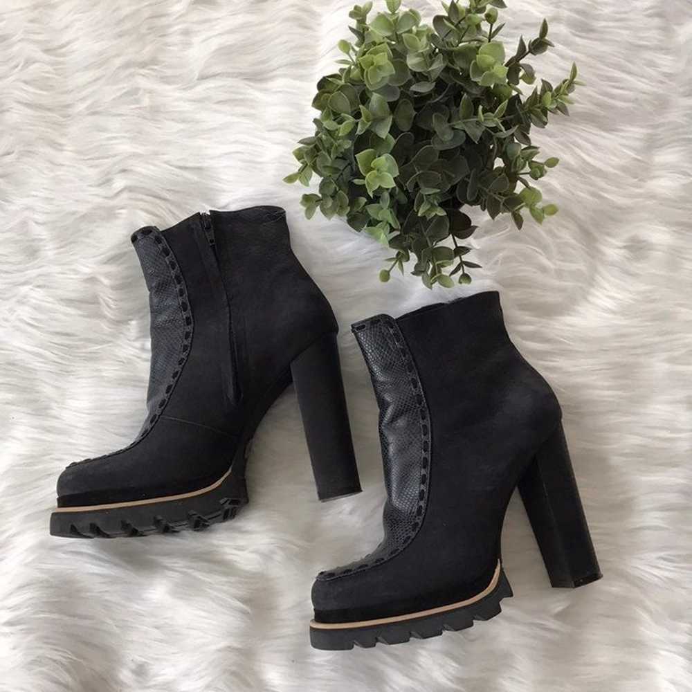 Lola platform boots - image 1