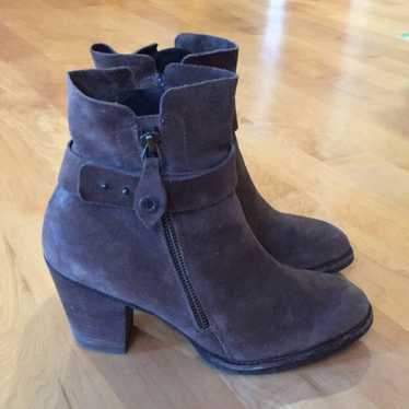 Paul Green Suede Leather Bootie 5.5