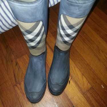 AUTHENTIC BURBERRY RAIN BOOTS