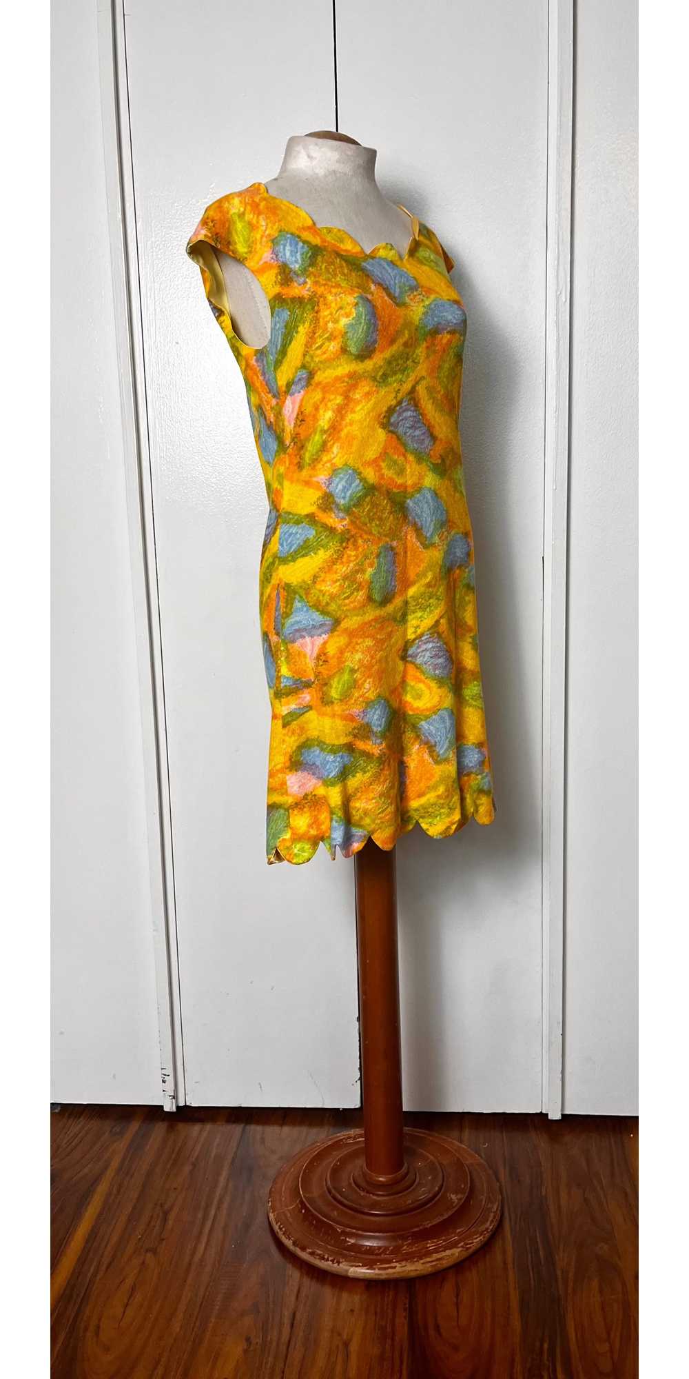 Vintage 1960's "Home-Sewn" Yellow Scallop Midi Dr… - image 3