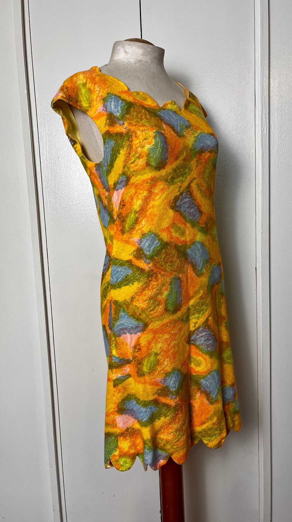 Vintage 1960's "Home-Sewn" Yellow Scallop Midi Dr… - image 4