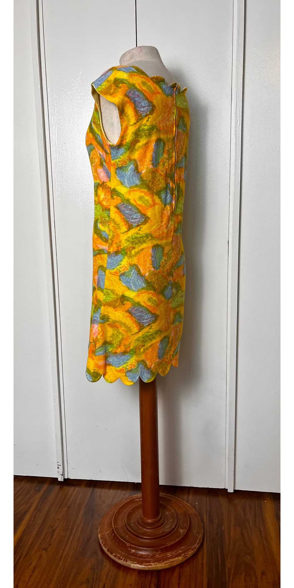 Vintage 1960's "Home-Sewn" Yellow Scallop Midi Dr… - image 6