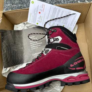 Lowa Mountain Expert GTX EVO Berry / black Boots … - image 1