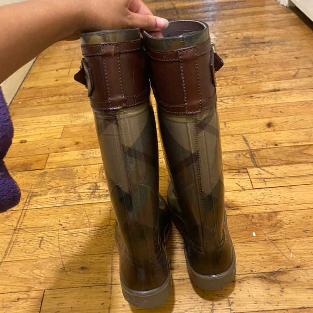 Burberry rain boots - image 4