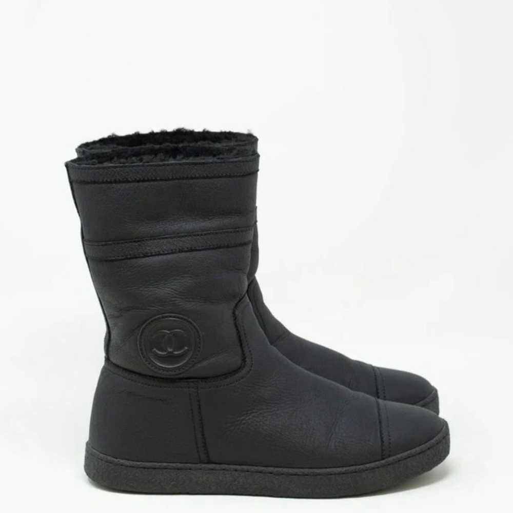 CHANEL NAVY SHEARLING BOOTS SIZE 37 (6.5US) - 1G2… - image 1