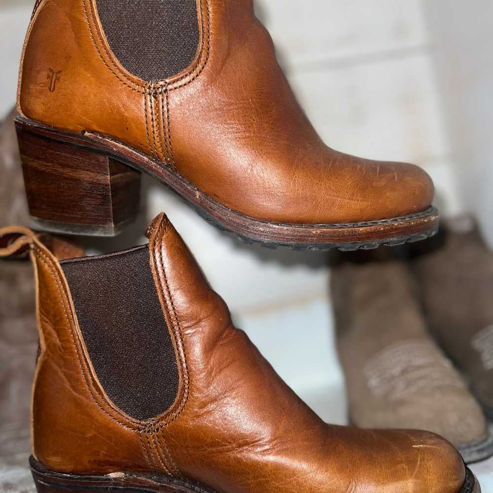 Frye Sabrina - image 11