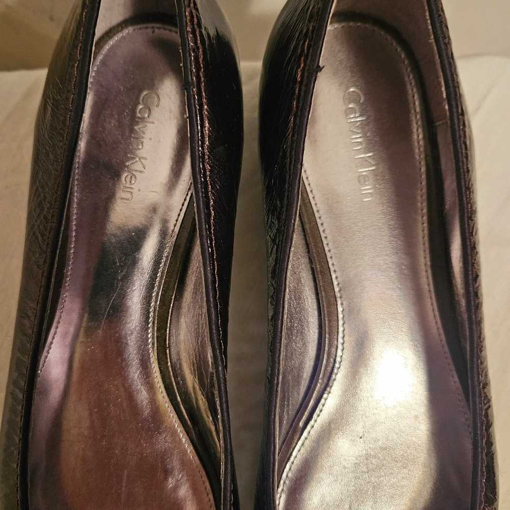 Calvin Klein Nevey Size 9, Brown patent leather - image 2