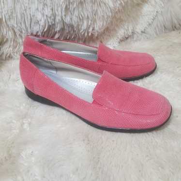 TROTTERS FLAT SHOES