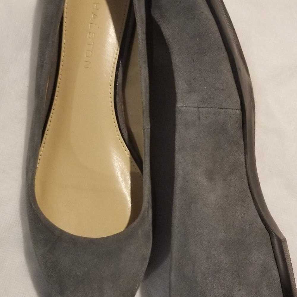 Flats Size 8 Grey NWT - image 4