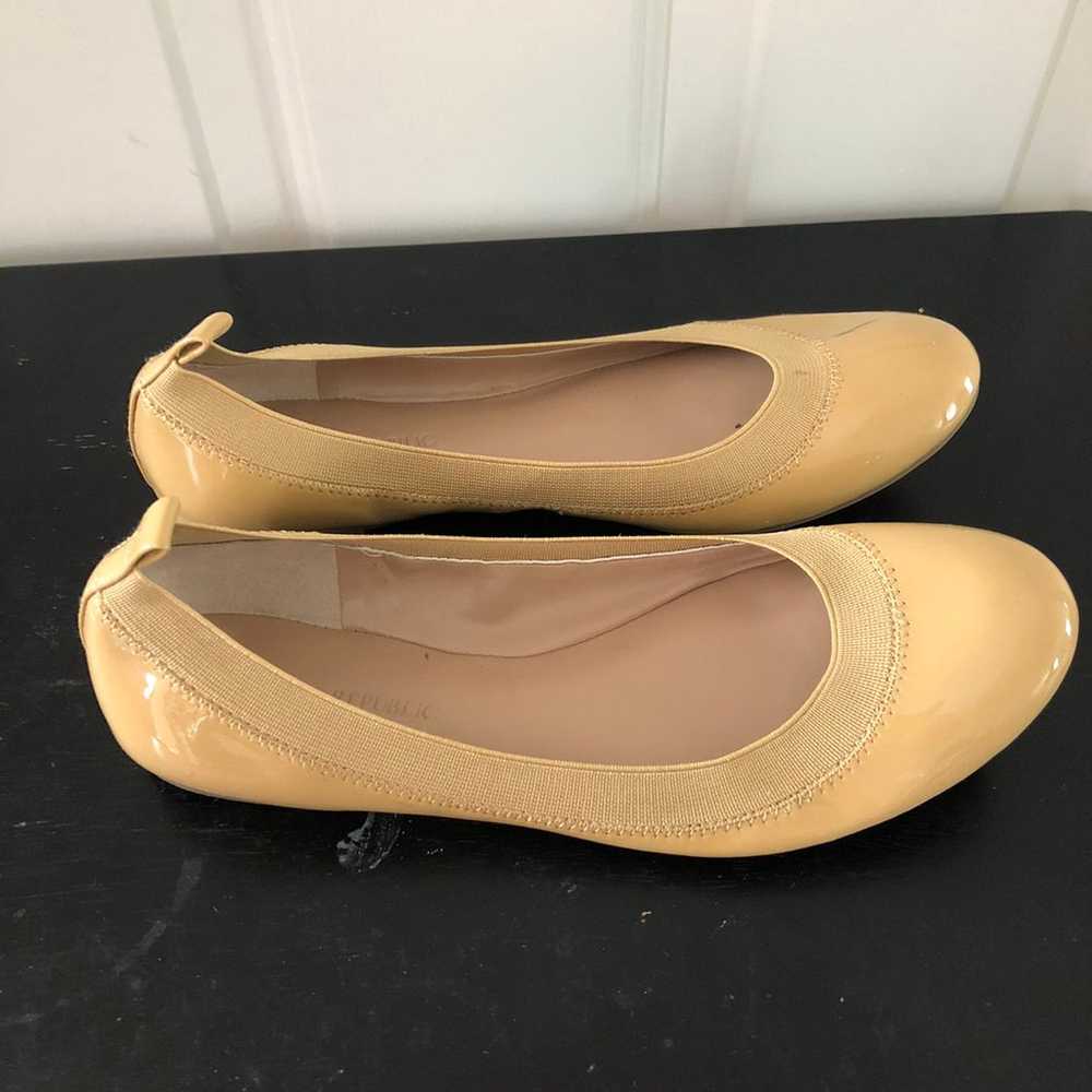 Banana Republic Abby Ballet Flats Size 6.5 - image 2