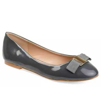 Journee Collection Women's Kim Flats (size 8) - no