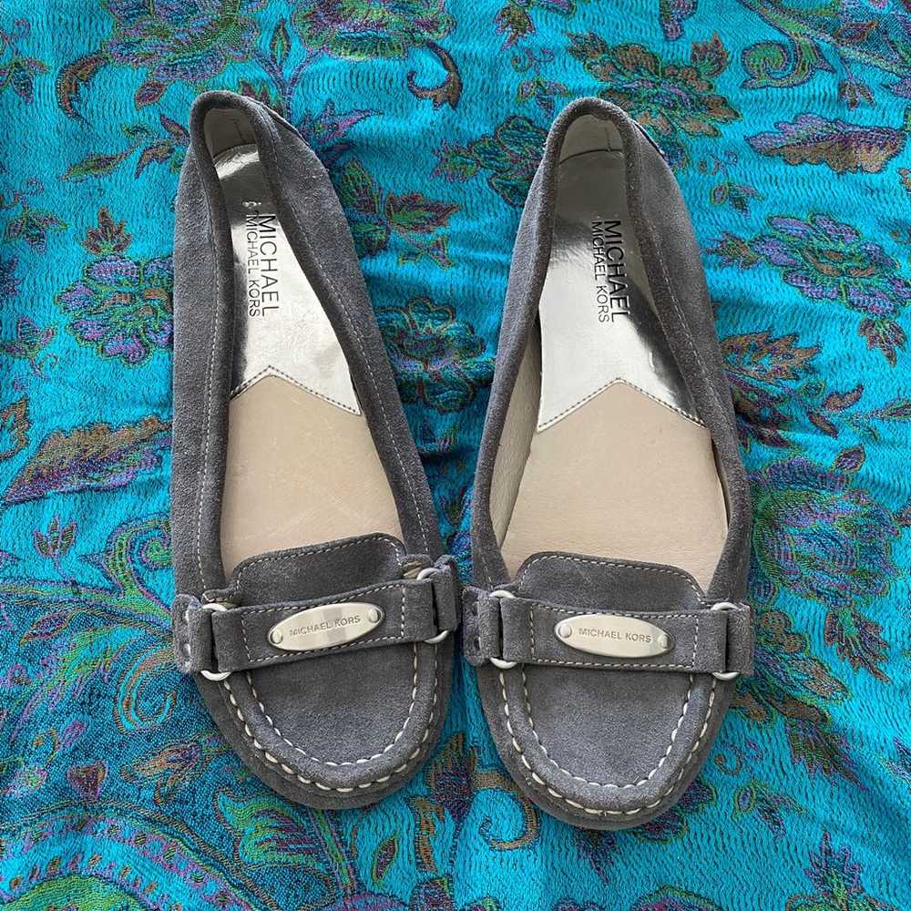 Michael Kors Suede Moccasin Flats Sz 7.5 - image 2