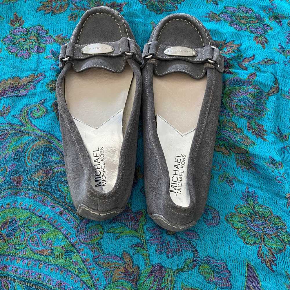 Michael Kors Suede Moccasin Flats Sz 7.5 - image 4